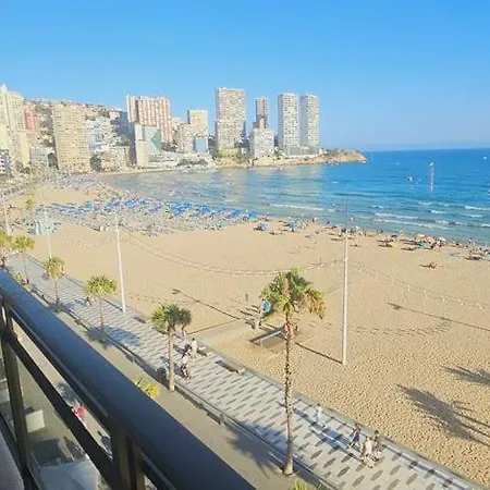 Primera Linea-apt De 2 Hab- 4-6 Pers -wifi -aire Acond- Parking Opcionable Extra * Benidorm